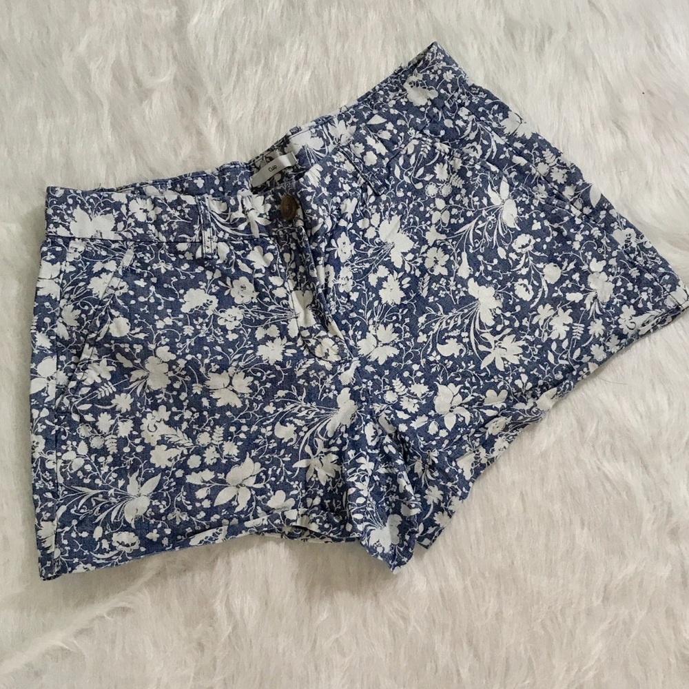 3/$25 🌺 Gap Sunkissed Floral Chambray Short